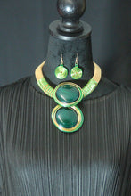 Load image into Gallery viewer, Gold Circle Stone Necklace Set
