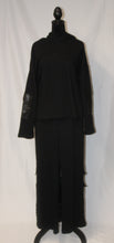 Load image into Gallery viewer, Black Sweatshirt Set
