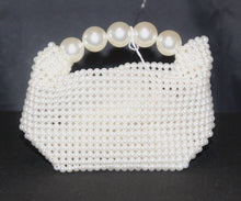 Load image into Gallery viewer, Beaded Pearl Handle Bag
