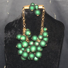 Load image into Gallery viewer, Emerald Bead Jewelry Set
