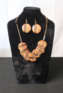 Woodgrain Circle Necklace Set