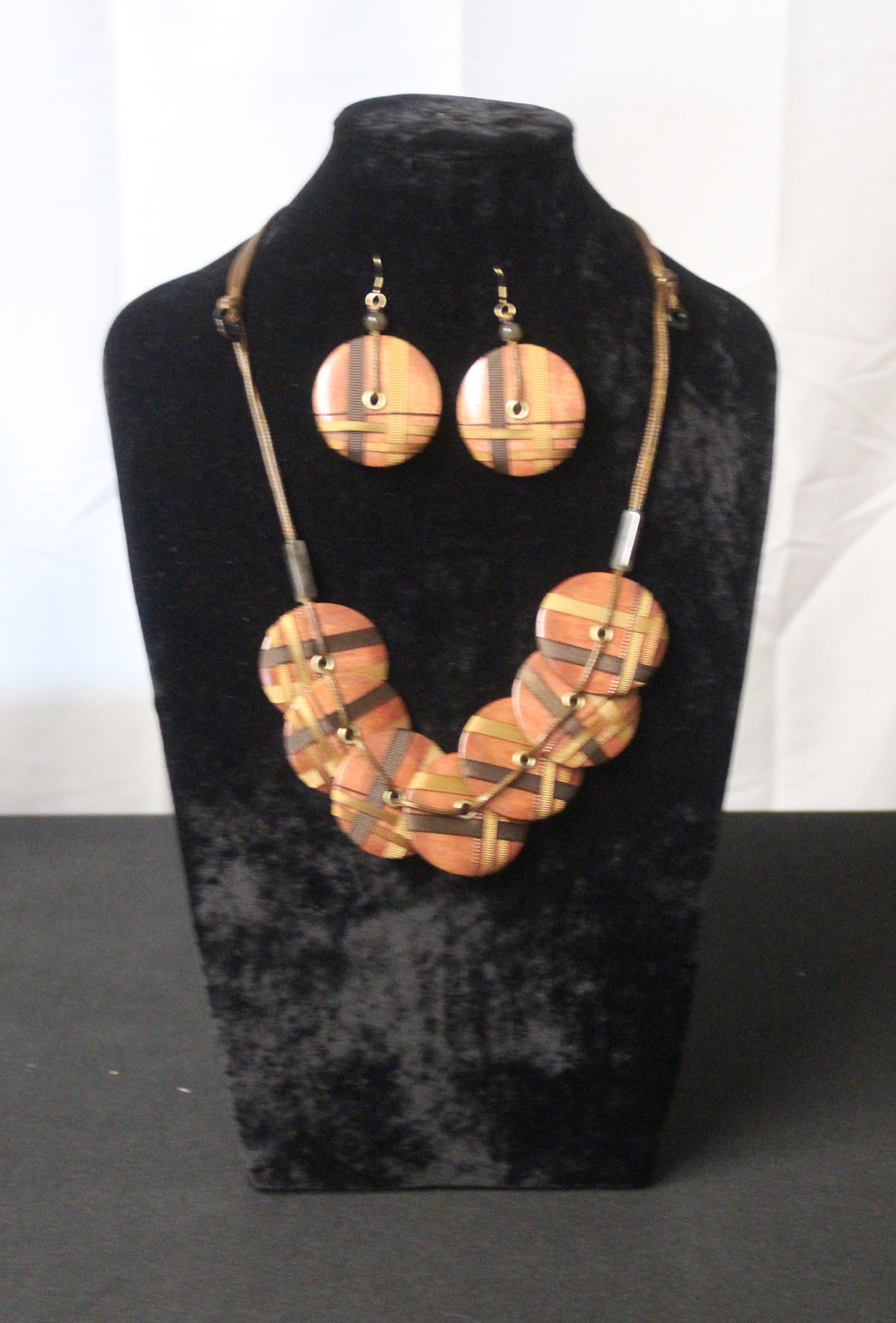 Woodgrain Circle Necklace Set