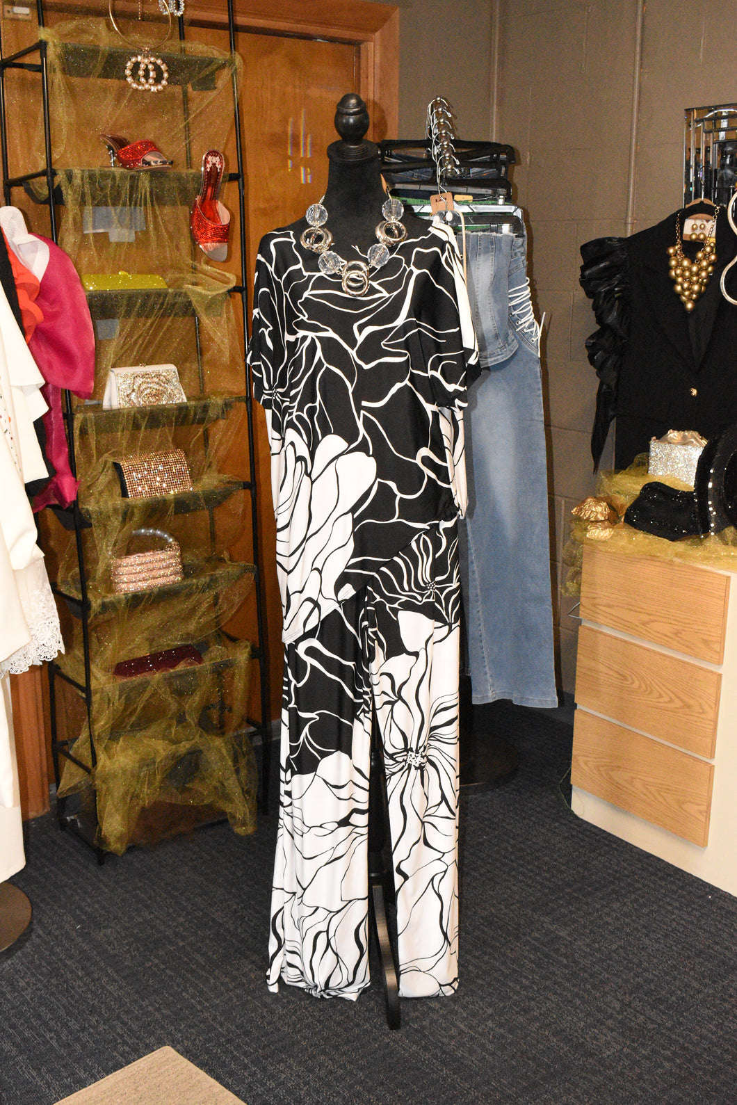 Black and White Floral Set